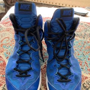 Men’s size 10.5 Nike sneakers